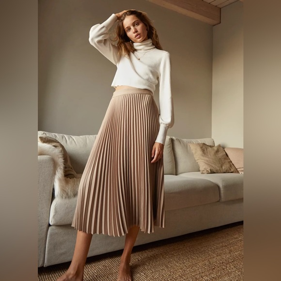 Wilfred Rebecca Sweater - Picture 2 of 11